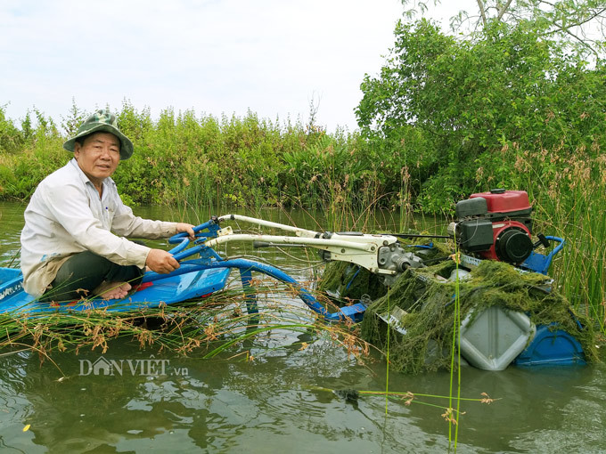 Máy cày siêu rẻ chạy dưới nước của 'kỹ sư vườn' mới học hết lớp 4