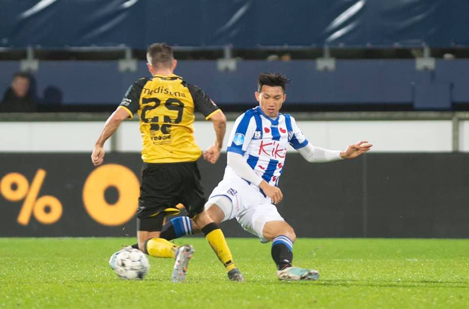 Nghe VietNamNet: Đoàn Văn Hậu gây sốt chơi trận ra mắt SC Heerenveen