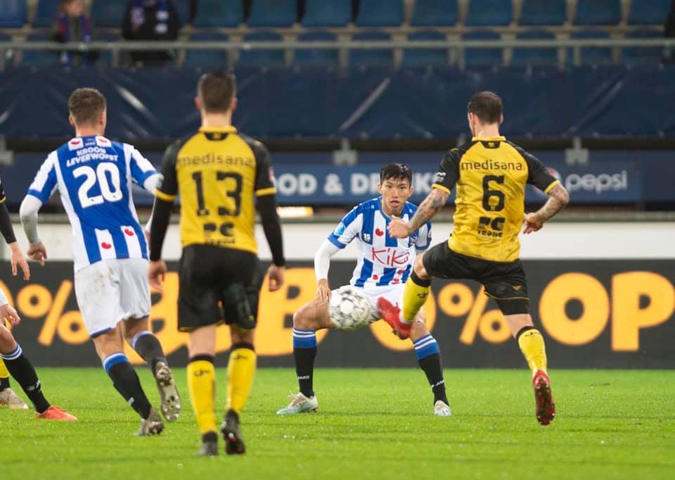 Đoàn Văn Hậu gây sốt chơi trận ra mắt SC Heerenveen
