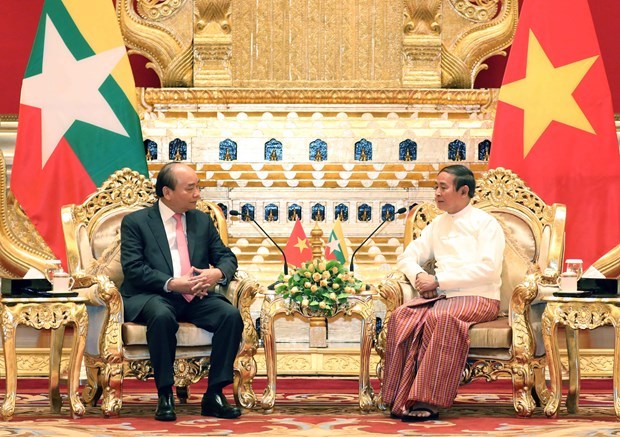 PM Nguyen Xuan Phuc meets top leaders of Myanmar