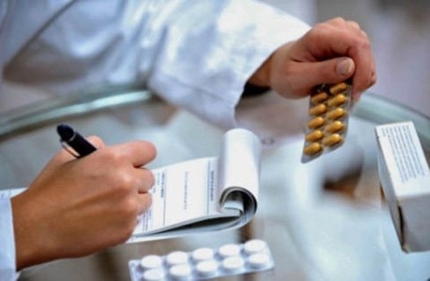 Vietnam cracks down on prescription drug management