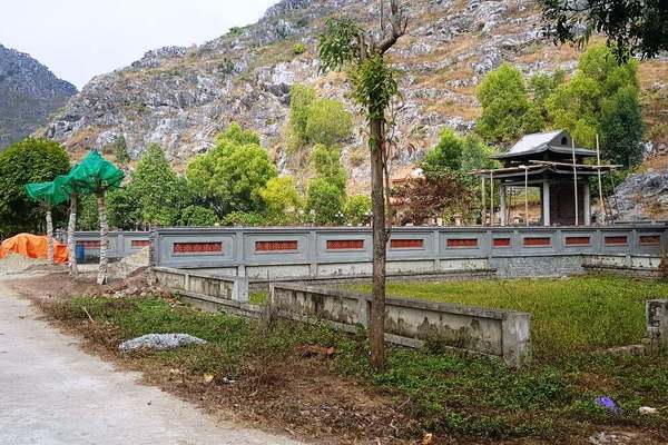 Chủ tịch xã ở Thanh Hóa chiếm hàng chục m2 đất làm khu lăng mộ