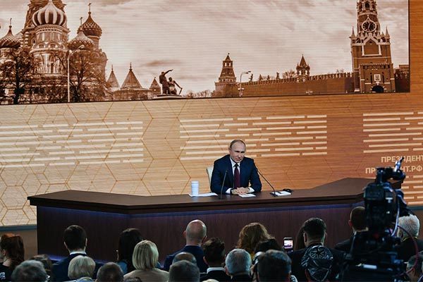 Putin họp báo siêu lâu, cảnh báo sốc về thỏa thuận vũ khí với Mỹ