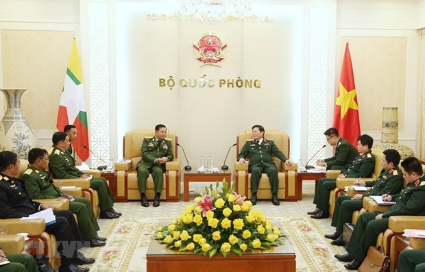 Myanmar Commander-in-Chief of Defence Services visits Vietnam