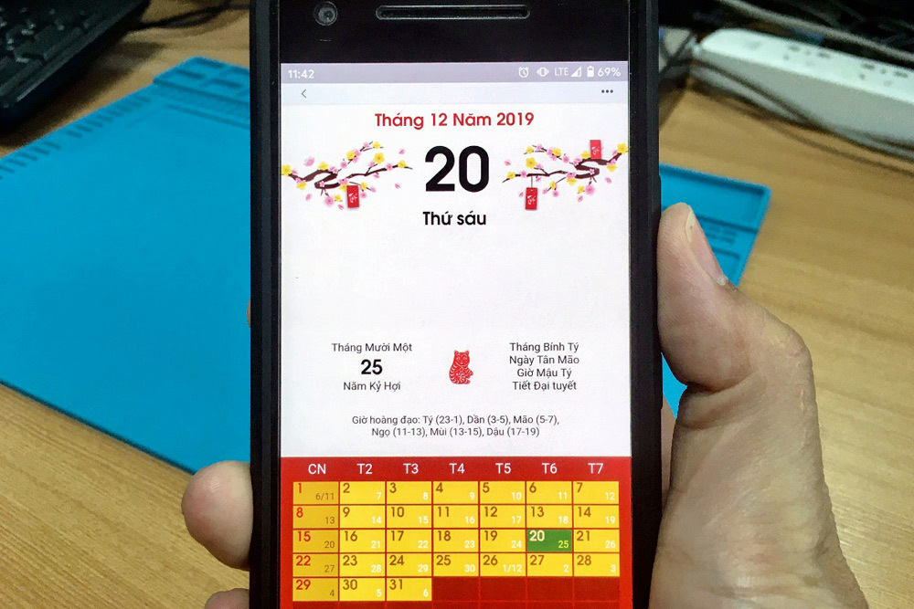 Cách xem ngày âm lịch từ Zalo trên Android và iOS