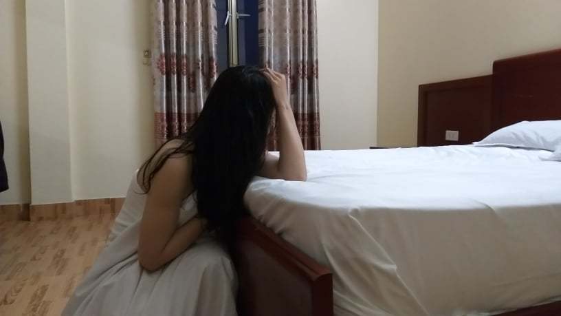 Lầm lỡ khi cùng bạn trai cũ 'ôn lại chuyện xưa' trong khách sạn