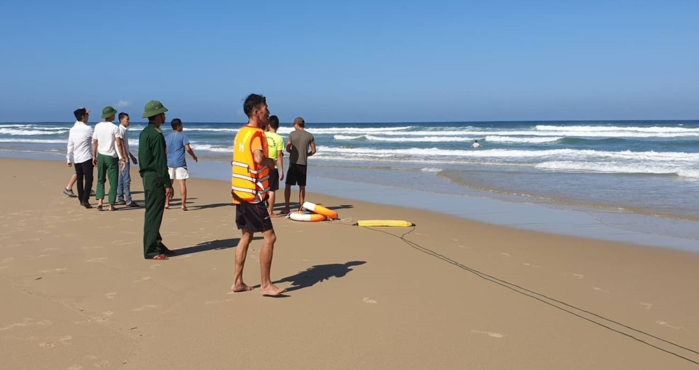 Tắm biển Quảng Nam, du khách người Anh bị sóng cuốn mất tích