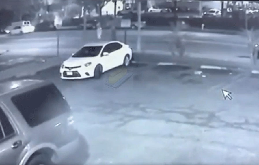 Ô tô lao nhanh, đâm văng người đàn ông qua đường ra xa