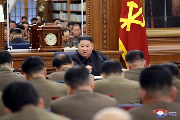 Căng thẳng với Mỹ leo thang, Kim Jong Un triệu họp về quân sự