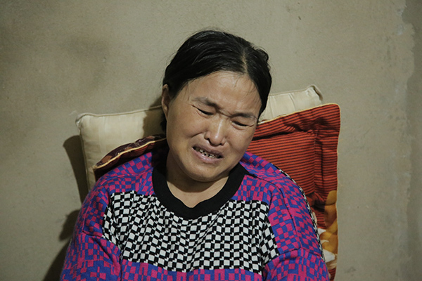 Tết về thấy mẹ liệt giường, con gái làm sao sống nổi