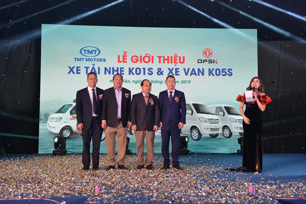 TMT Motors ra mắt xe tải nhẹ K01S, xe van K05S