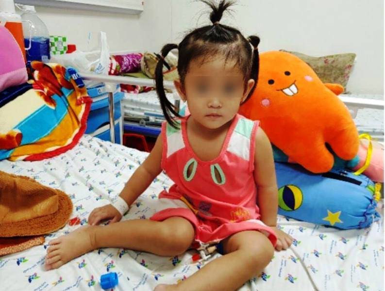 Bé gái 3 tuổi đột quỵ nhồi máu não