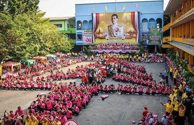 Sáng kiến tặng quà Giáng sinh khiến học sinh vui sướng tột độ