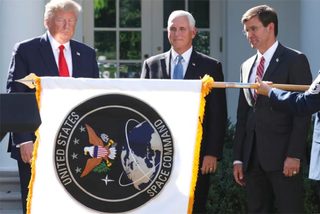 Ông Trump phê chuẩn ngân sách cho lực lượng không gian, TQ 'náo động'