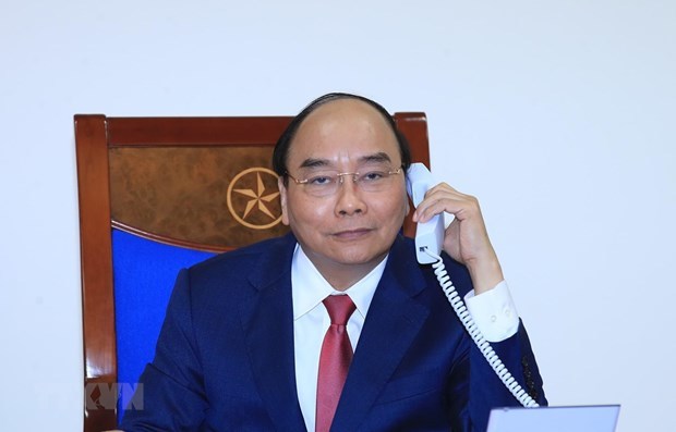 Vietnamese, Russian PMs hold phone talks