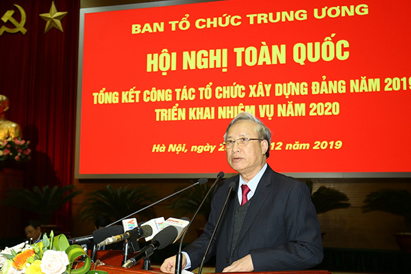 Nghe VietNamNet: Ông Trần Quốc Vượng: Không làm tốt công tác nhân sự là ta tự lật đổ ta