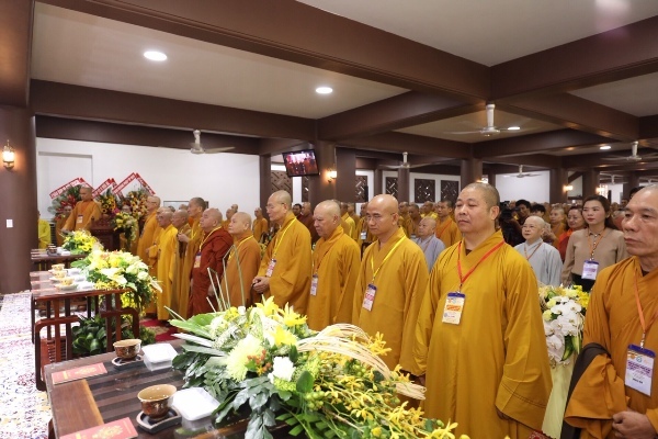 Nghiệp vụ dẫn chương trình Phật giáo và nghệ thuật diễn thuyết trong lễ hội Phật giáo