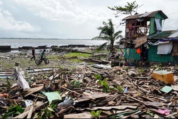 Giáng Sinh chết chóc ở Philippines, bão lớn khiến hơn 21 người chết