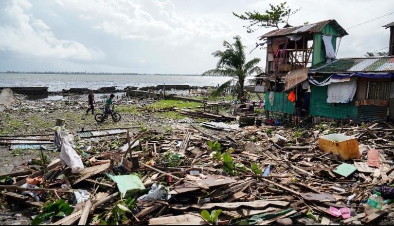 Giáng Sinh chết chóc ở Philippines, bão lớn khiến hơn 21 người chết