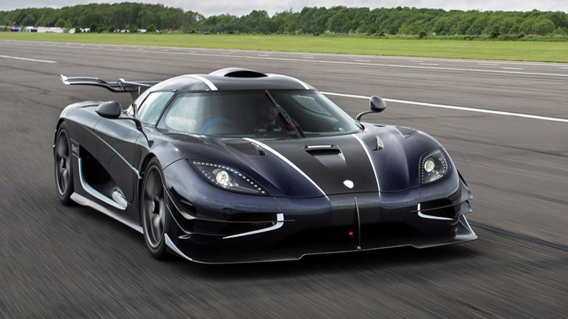 Xe cũ hàng hiếm Koenigsegg One:1 rao giá kỷ lục 167 tỷ đồng