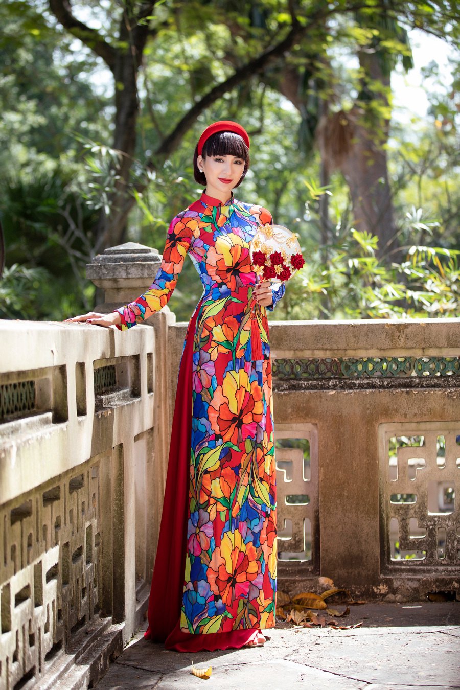 Hoa hậu Ngọc Diễm diện áo dài xuân cùng con gái
