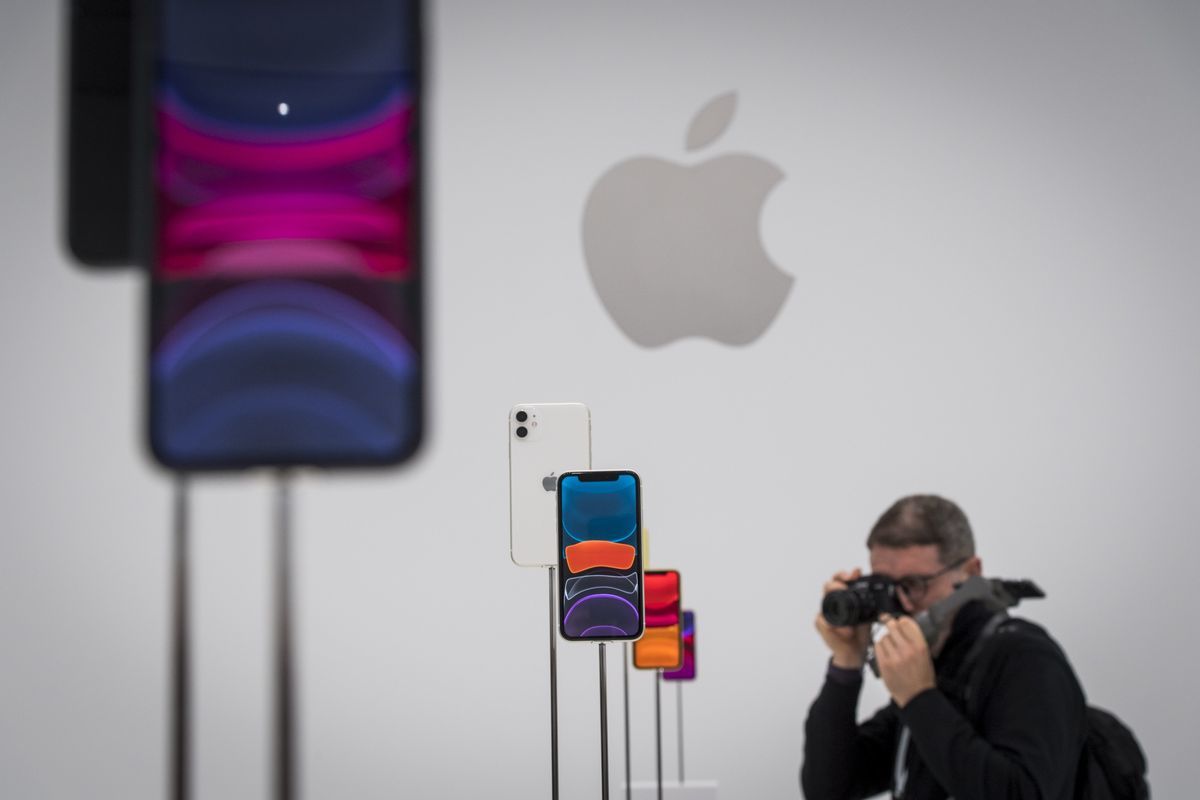Giá cổ phiếu Apple lập đỉnh kỷ lục nhờ kỳ vọng vào iPhone 5G