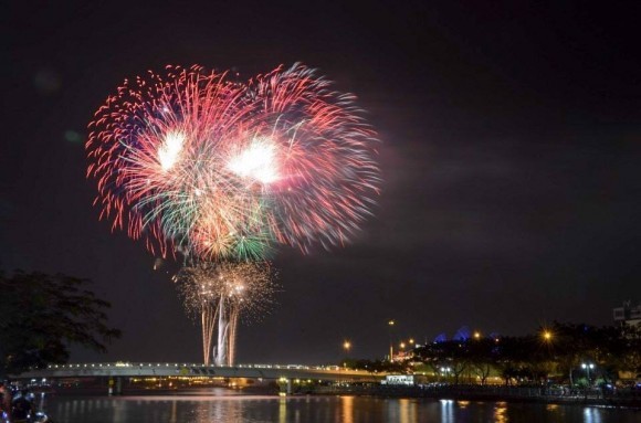 Điểm đếm ngược đón giao thừa tuyệt nhất ở Hà Nội, Sài Gòn