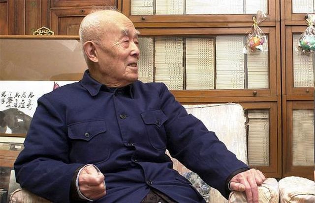 Nhà văn mắc 2 bệnh ung thư, thọ 98 tuổi chia sẻ bí quyết sống nằm ở “ba không”