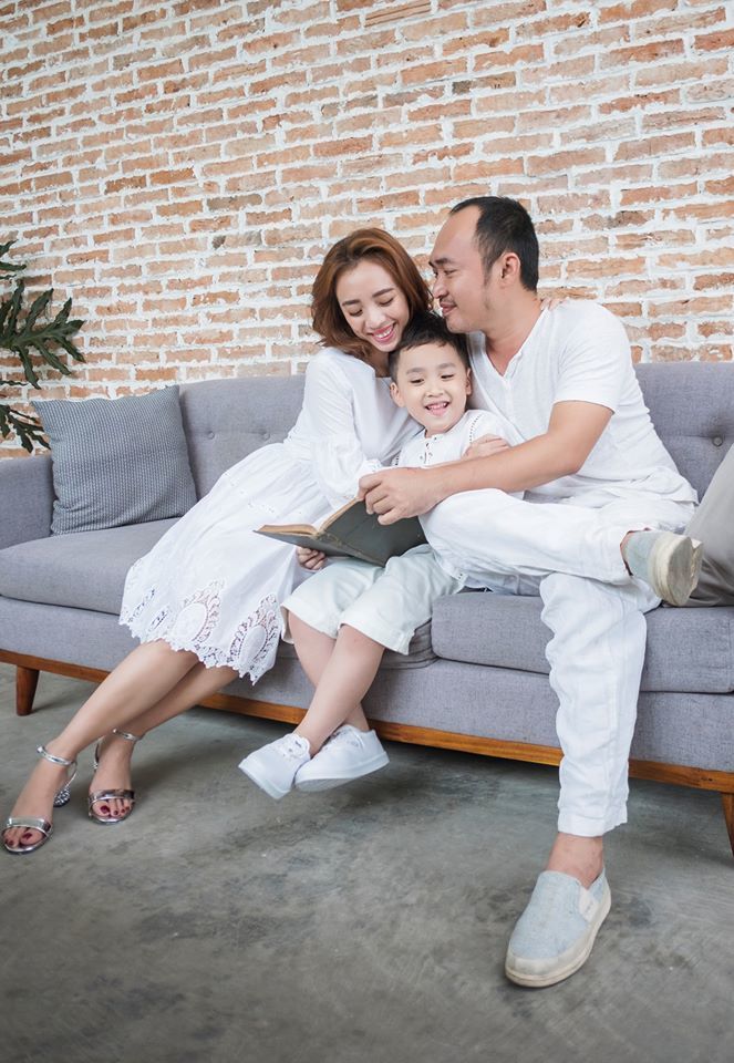 Sao Việt đồng loạt khoe ảnh lột xác ngoạn mục trong 10 năm