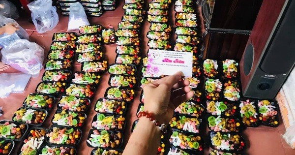 Rùng mình những hộp mứt Tết mượn danh handmade để thổi giá cao