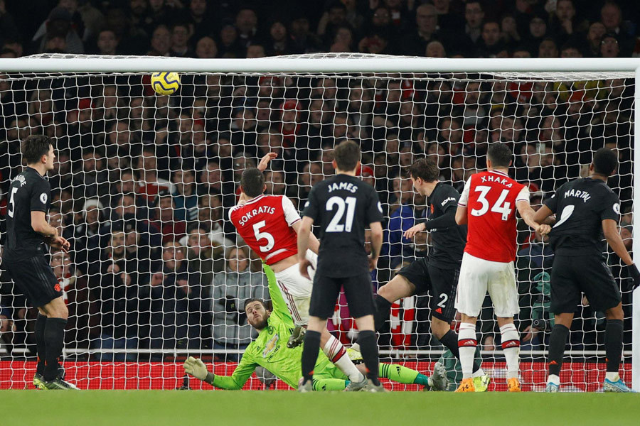 MU thua bạc nhược, Solskjaer trả giá vì mù quáng