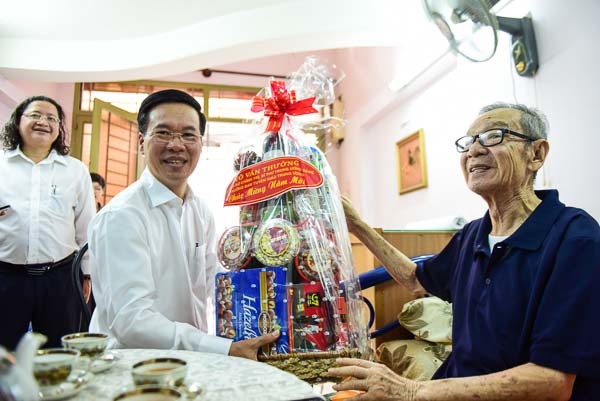 Ông Võ Văn Thưởng: 'Nhiều nghệ sĩ, nhà nghiên cứu chưa sống được bằng nghề'