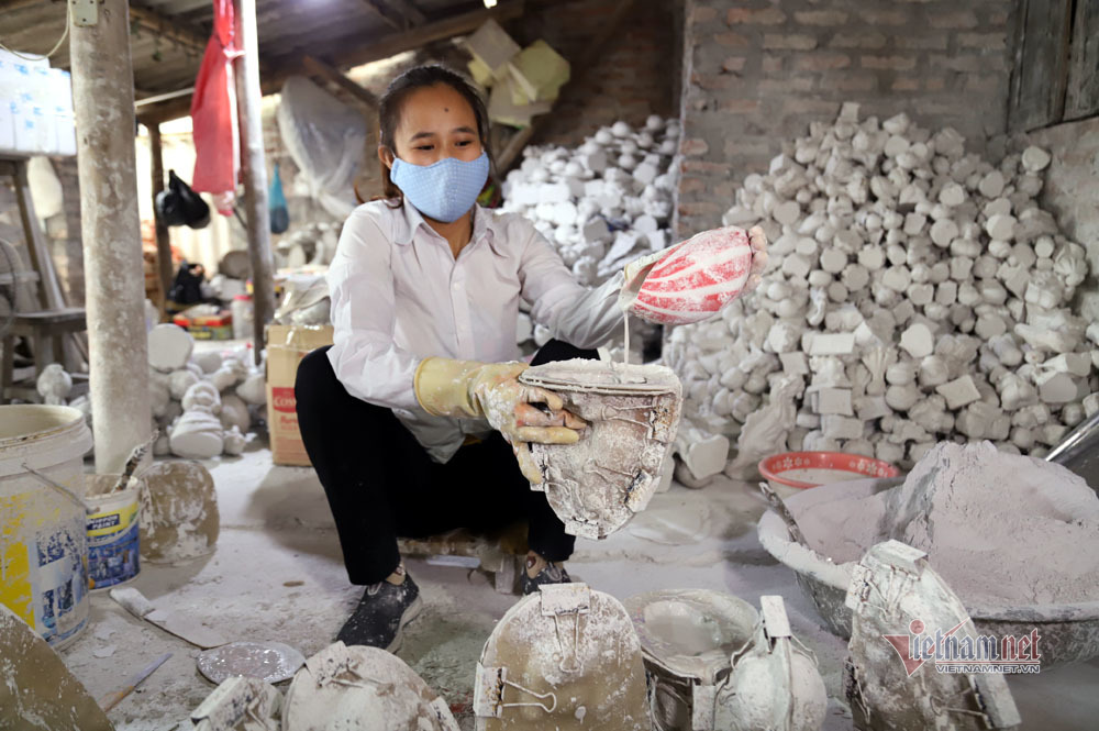 Vạn con chuột vàng ôm tiền của ông chủ Hà Thành