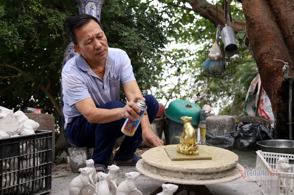 Vạn con chuột vàng ôm tiền của ông chủ Hà Thành