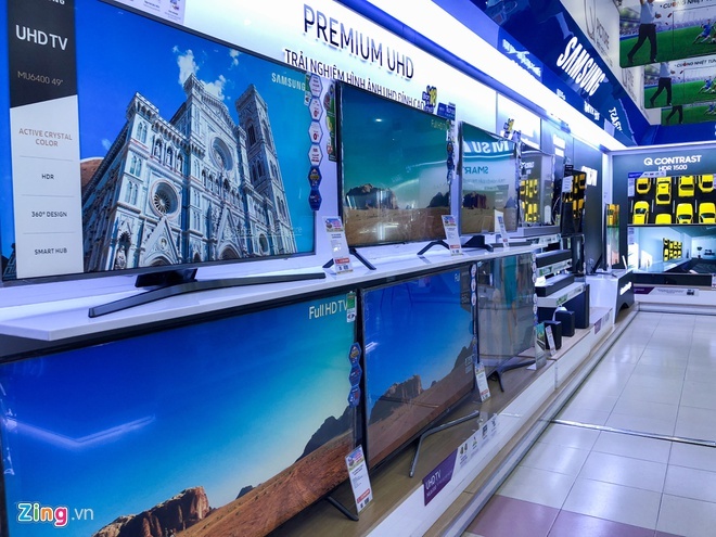 Smart TV giảm giá mạnh cuối năm, sức mua tăng vọt