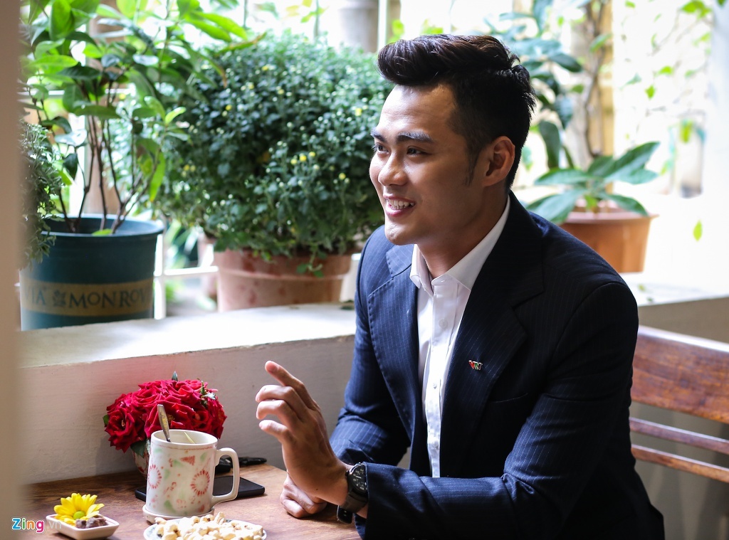 MC thời sự trẻ nhất VTV kể chuyện từng làm thợ sửa xe, phụ hồ