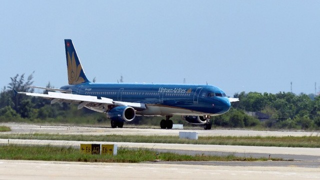 Nữ tiếp viên Vietnam Airlines bị tạm giữ, nghi buôn hàng lậu từ Nhật về