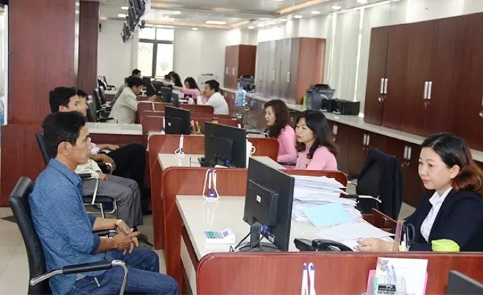 Nghe VietNamNet: Quảng Nam chấm dứt hợp đồng, 454 cán bộ phải thi tuyển lại