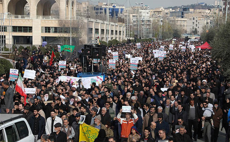 'Biển người' Iran xuống đường tiếc thương tướng Soleimani bị Mỹ giết