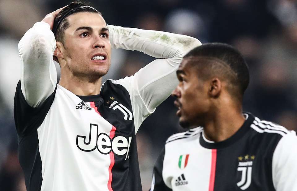 Ronaldo thua đậm Messi 0-18, điều gì đang xảy ra