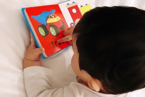 Hoa hậu Phạm Hương tiết lộ sở thích của con trai 1 tuổi mới công khai