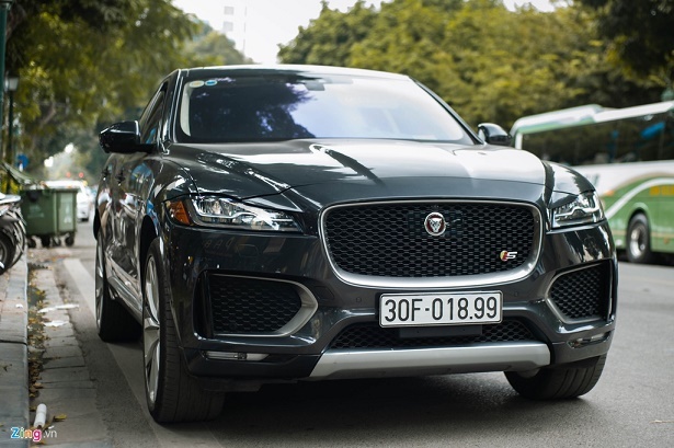 SUV hạng sang Jaguar F-Pace S độc nhất VN xuất hiện trên phố Hà Nội