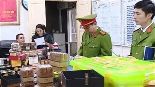 Hanoi police bust VND4 billion cigar smuggling ring