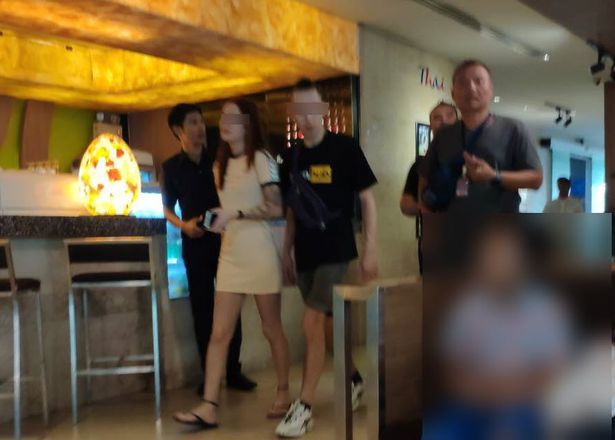 Cặp đôi Nga bị bắt gặp 'ân ái' trên bãi biển Thái