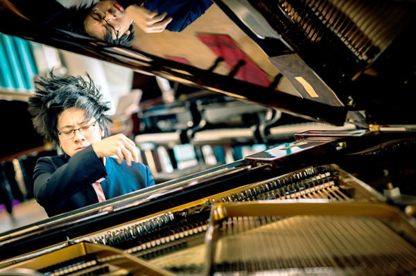 Vietnam's piano men to play duet