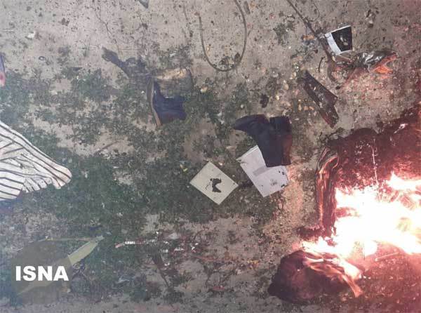 Hình ảnh hiện trường máy bay rơi ở Iran, hơn trăm người chết