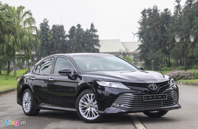 Gần Tết, Toyota Camry bán chênh giá 20 triệu