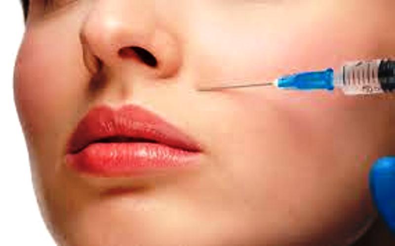 Bé gái 15 tuổi mù mắt sau khi tiêm filler với giá 1,5 triệu đồng