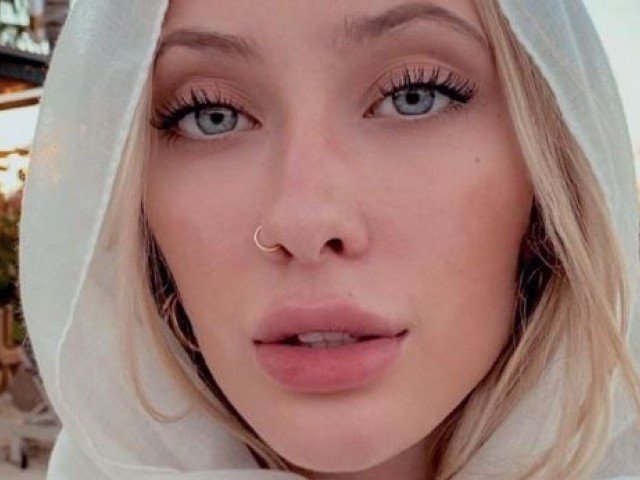 Dùng ảnh nude vận động quyên góp tiền cho cháy rừng