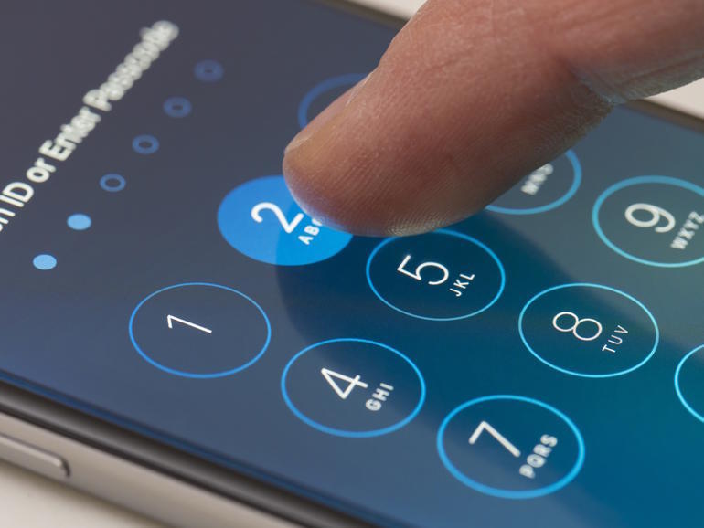 FBI lại yêu cầu Apple mở khóa iPhone tội phạm